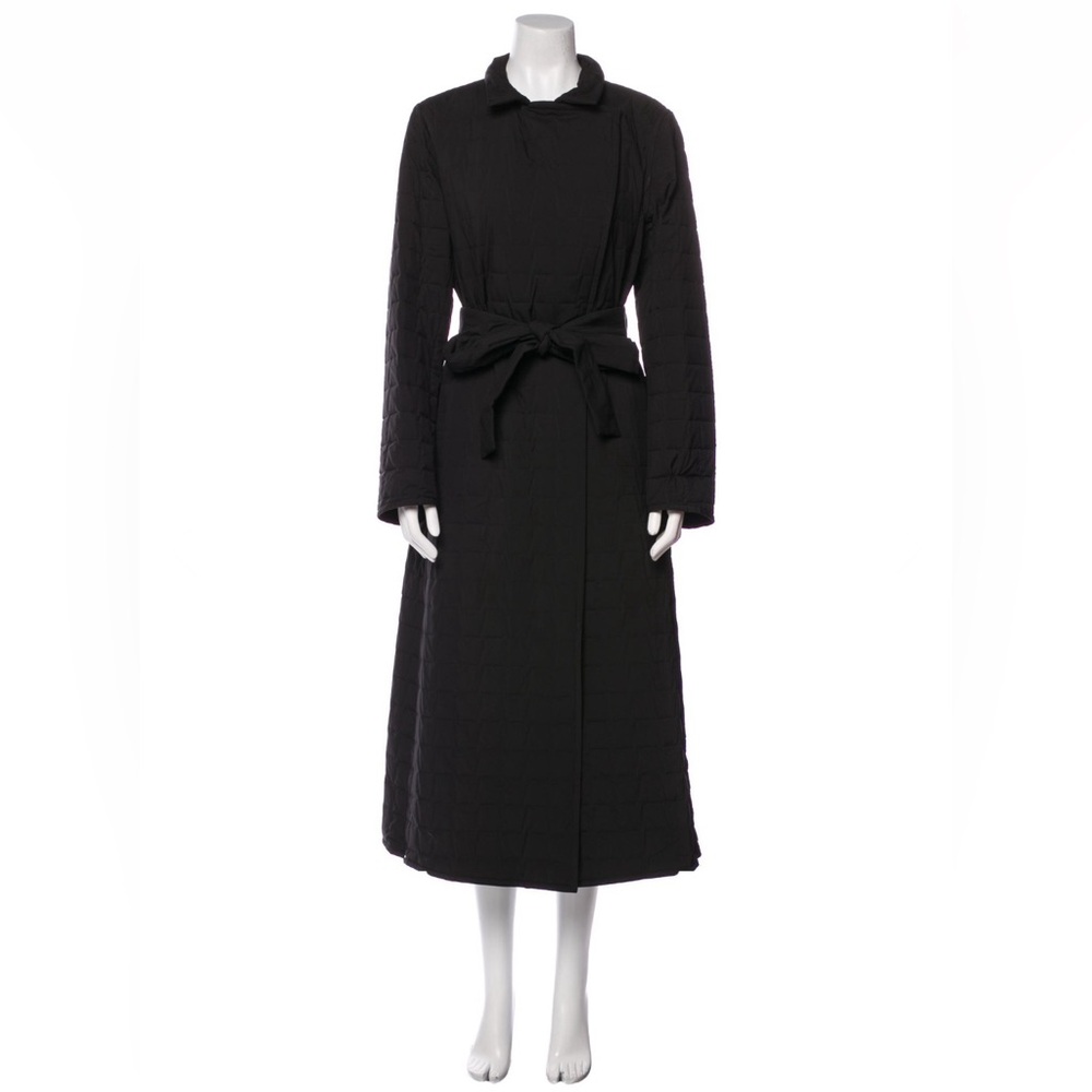 Akris
Elegant Black Quilted Long Coat